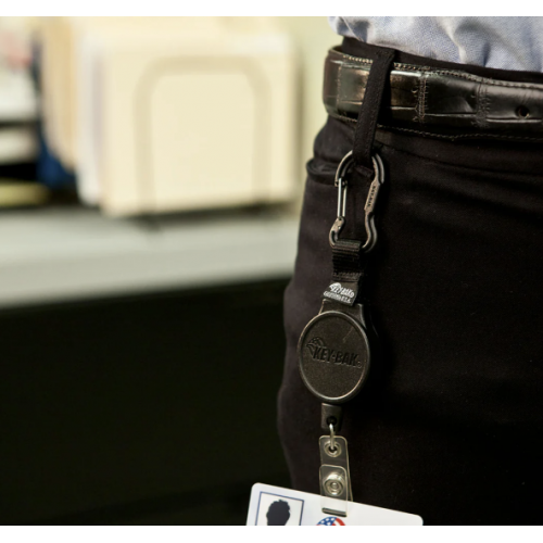 retractible_id_holder4